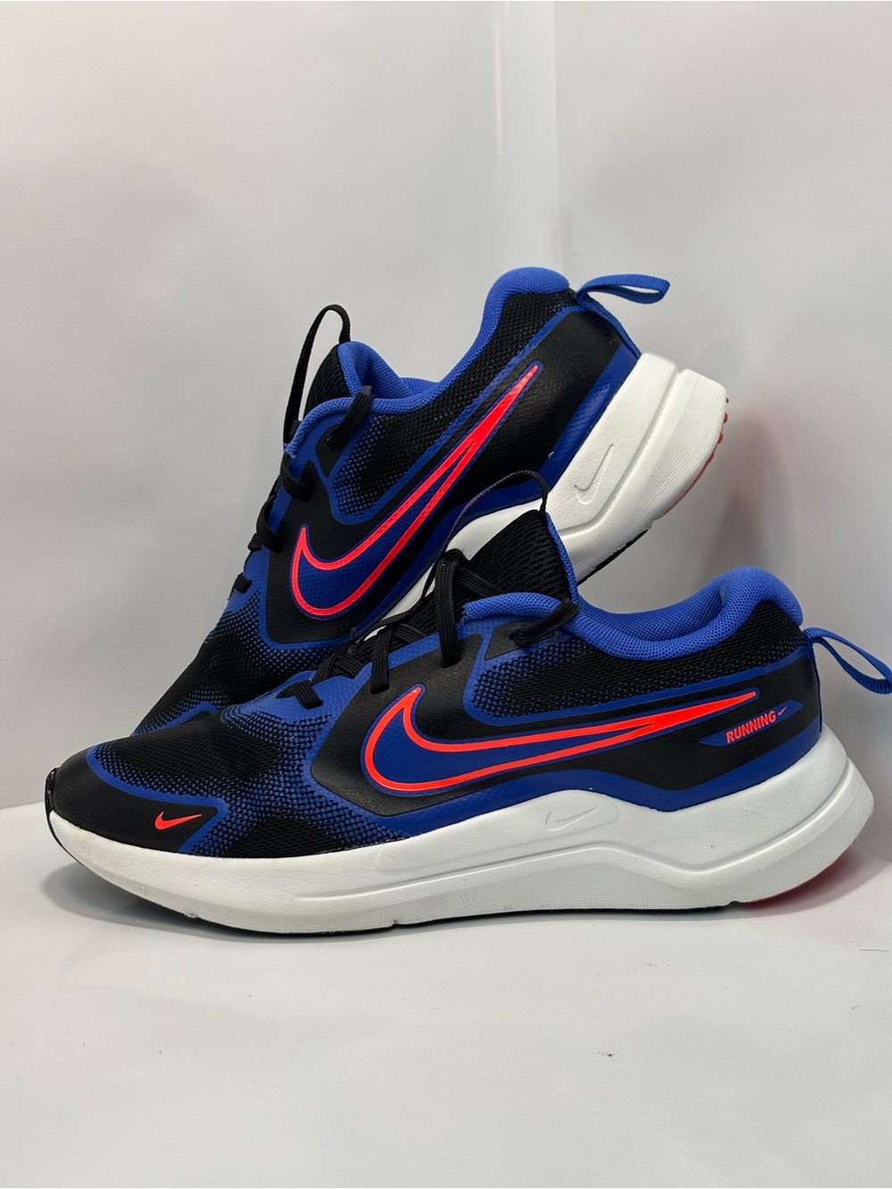 Nike Cosmic Runner GS Kids Size 6.5Y Black/Hyper Royal/Summit White HM4402-002